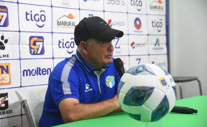 El profe Willy Olivera habla de su futuro