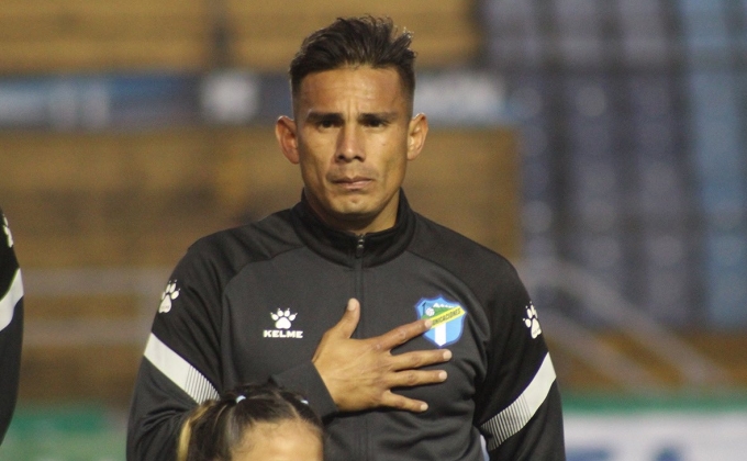 Andrés Lezcano sigue en Comunicaciones